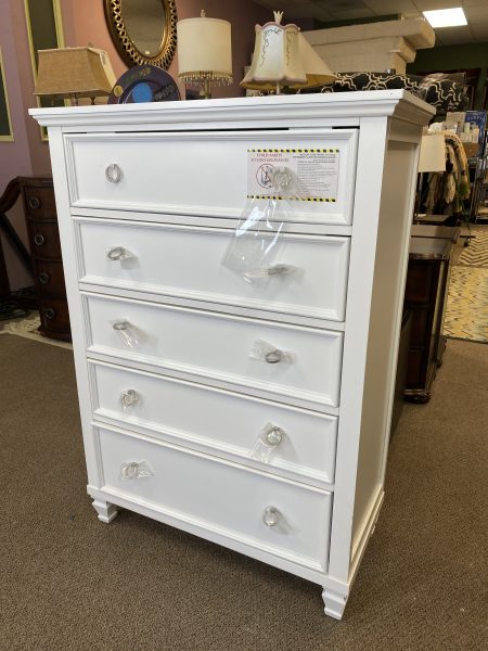 New ~ New Classic Tamarack White Chest