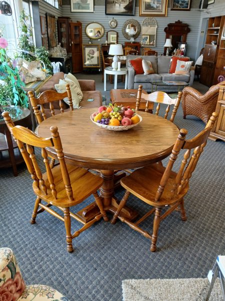 Vintage Broyhill Oak 7 Pc. Dining Room Set 