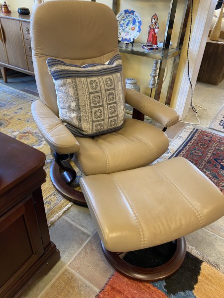 Ekornes Stressless CONSUL Sand Leather Swivel Recliner Chair & Ottoman