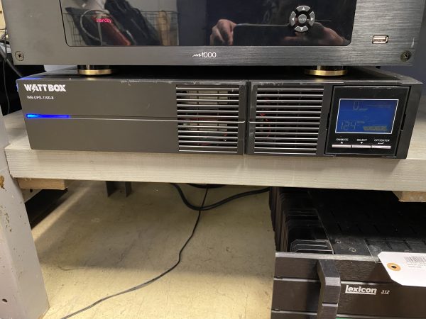 Wattbox WB-UPS-11008 Smart 8-Outlet 1100 VA Backup Power UPS