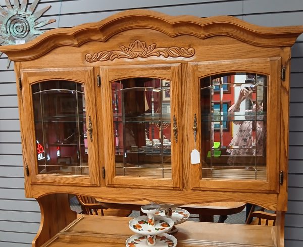 Amish Oak 2 Pc. Hutch 