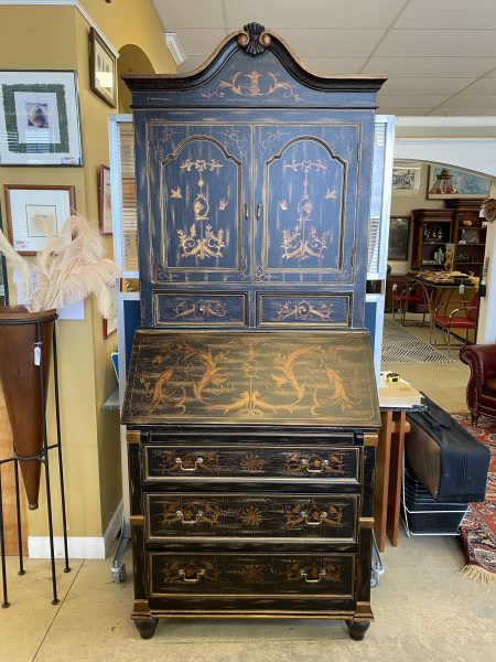 ANTIQUES