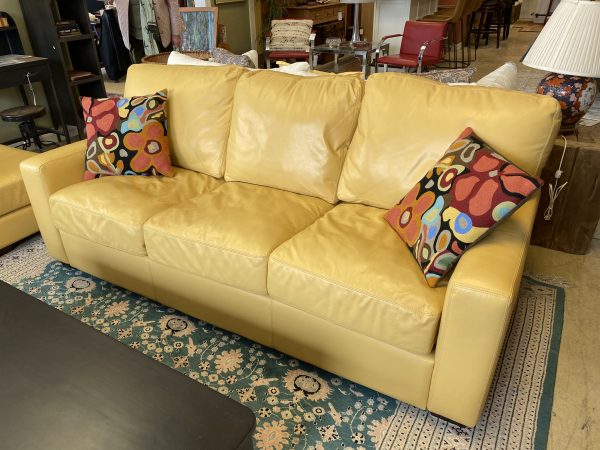 SOFAS, LOVESEATS & SECTIONALS