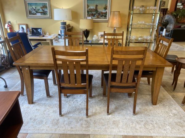 TABLES & CHAIRS
