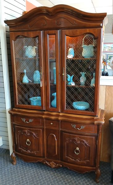 Vintage Bassett Furniture French Provincial Cherry China Cabinet