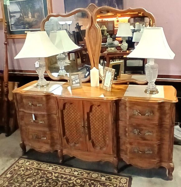 Vintage Thomasville French Provincial Dresser And Mirror 