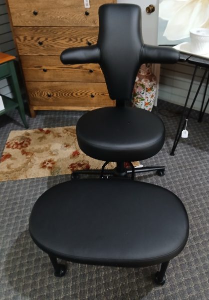 NEW Pinmoco Ergonomic Cross Legged Office Chair 
