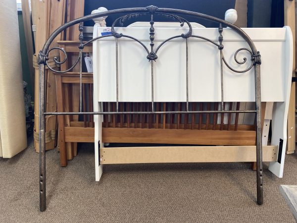 Hillsdale Furniture Queen Metal Scrolled Bed