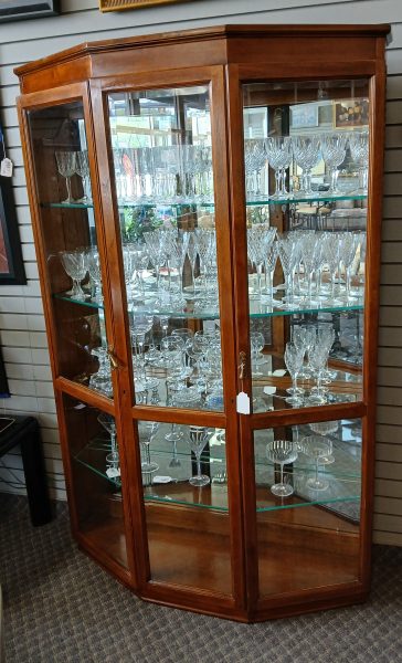 Mid Century Modern Vintage Pulaski Curio Display Cabinet 