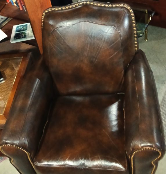 LazyBoy Marbled Dark Brown Leather Recliner Chair With Hobnail 