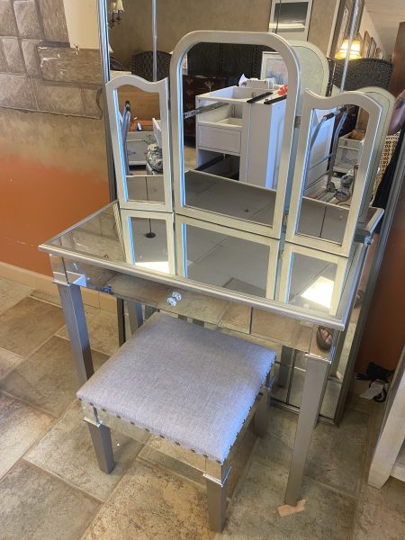 3 Piece Mirrored Vanity Set