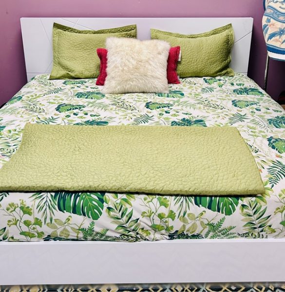 JNM Furniture Naples White Lacquer King Platform Bed
