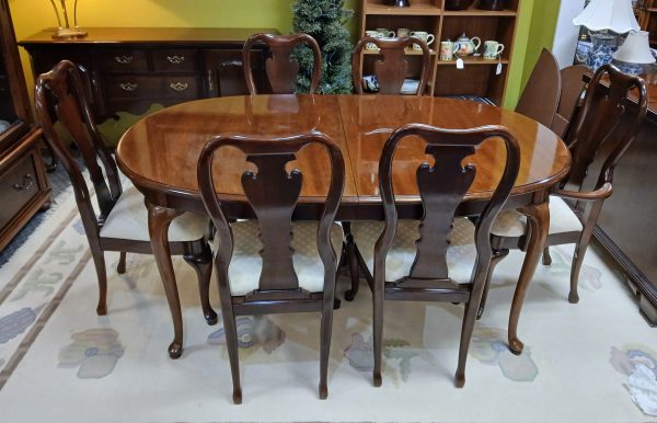 Thomasville Furniture Traditional Solid Cherry Dining Room Set 