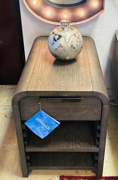 NEW~Riverside Furniture Precision Chairside Table